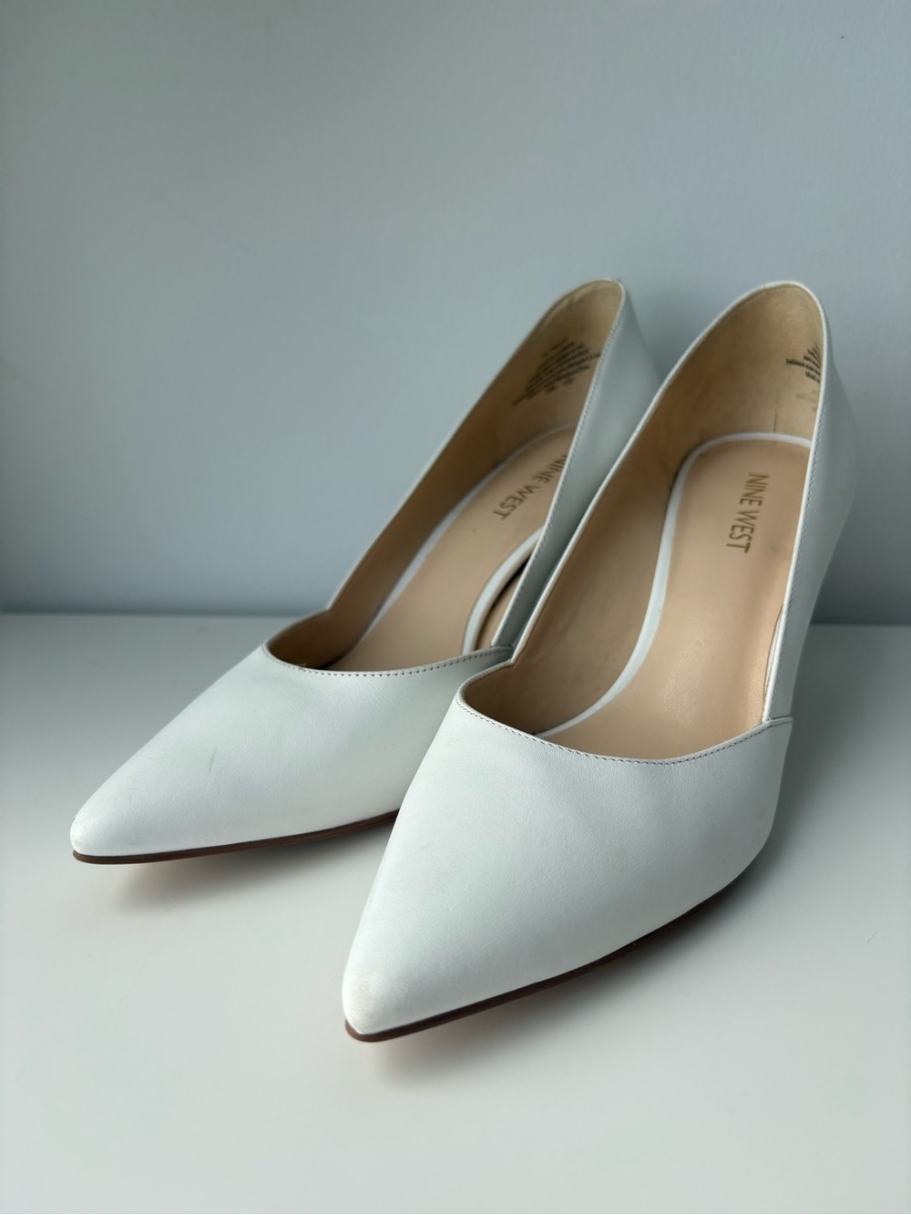 Nine West White Pointed Toe Leather Pumps